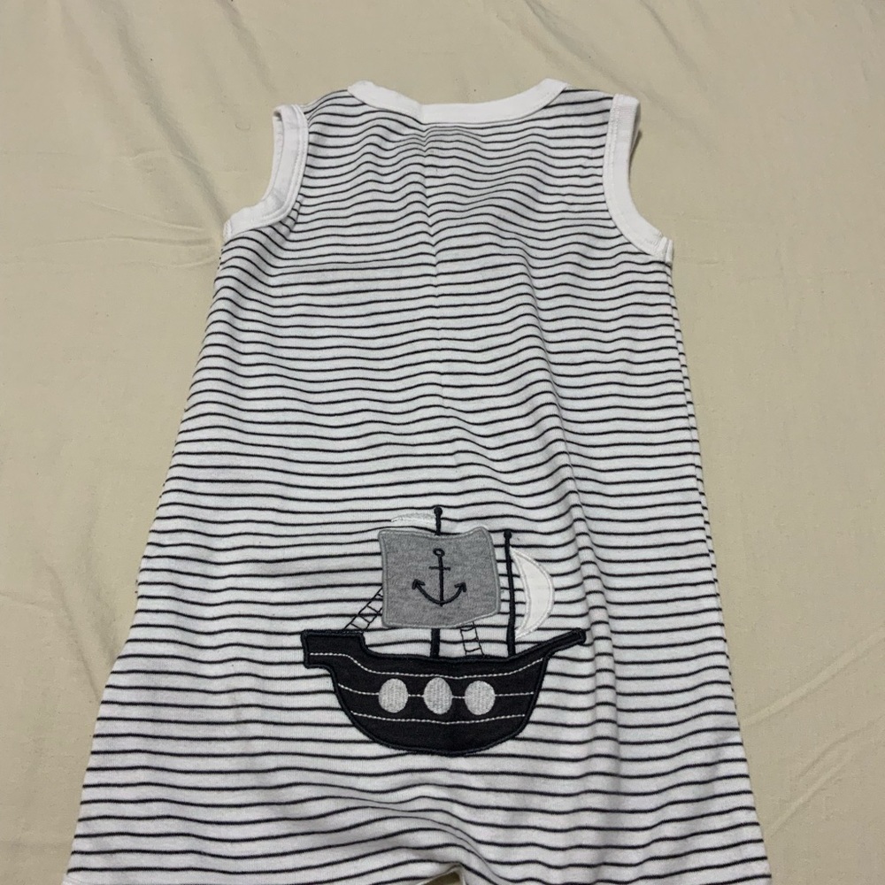 One piece - Picture 3 of 3